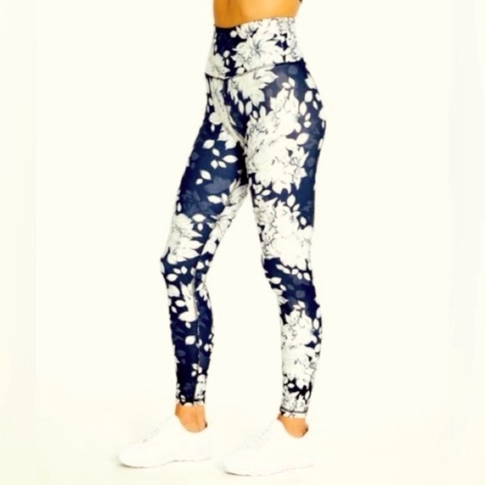 Balance Collection. Marika High Rise Easy Ankle Legging. Blue Floral. Size Small